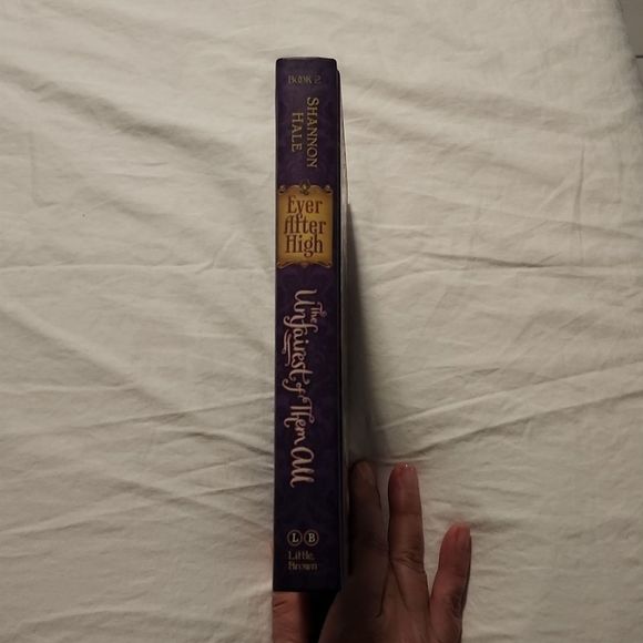 The unfairest of them all book by Shannon Hale - Picture 3 of 4